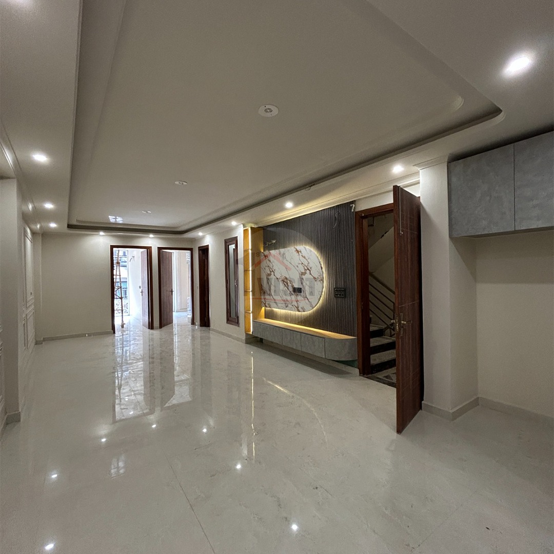 3 BHK Flat Near Metro Station
